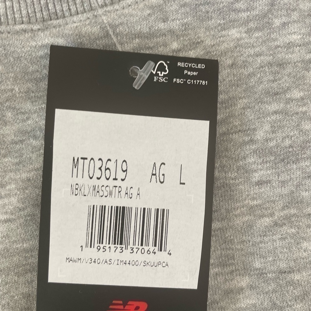 New Balance Kawhi Leonard Signature Santa Klaws Sweater Crew Neck Size L Mens - Picture 3 of 5